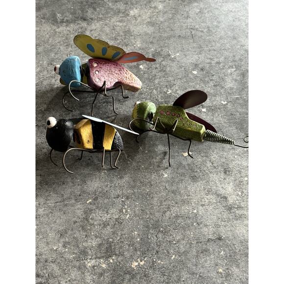 Vtg Hand Made Butterfly Bumblebee Dragonfly Wood & Metal Folk Art Figurines - Picture 9 of 10